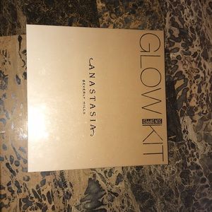 Anastasia Beverly Hills glow kit